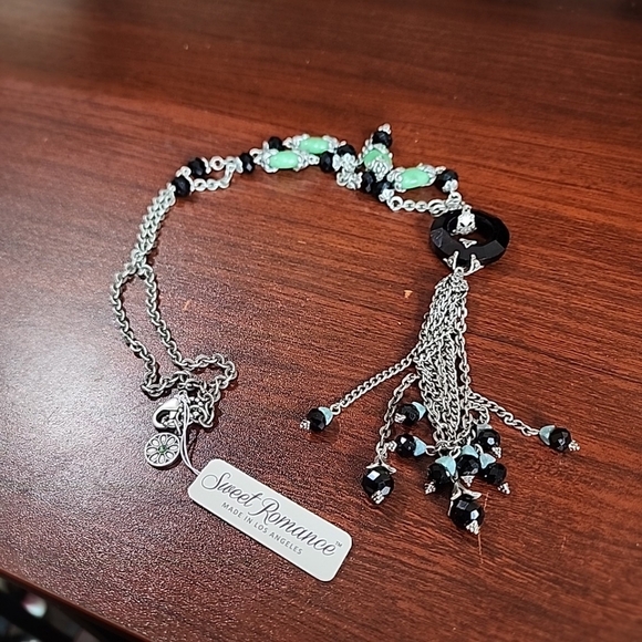 Sweet Romance Beaded Necklace - Picture 6 of 6